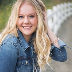 Meet your Posher, Emily